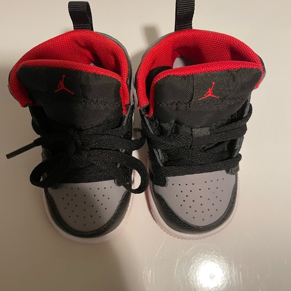 4C Jordan 1’s - Picture 2 of 6